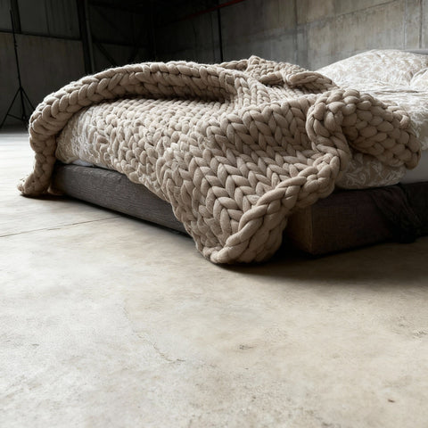 Chunky Knit Cloud Throw