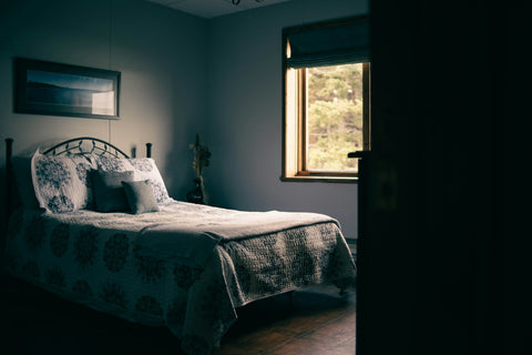 What Color Bed Sheets Should I Get for the Best Night’s Sleep?