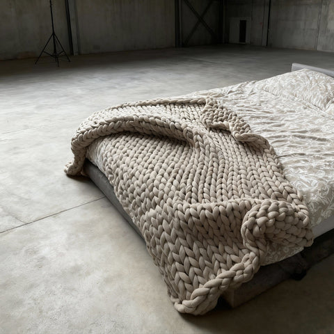 Chunky Knit Cloud Throw